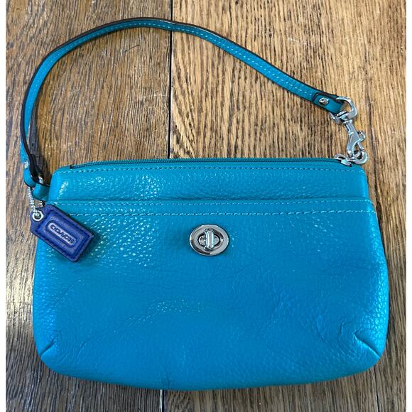 Coach Teal Green Pebbled Leather Park Wristlet Turnlock Hang Tag #F49472 - Picture 6 of 6